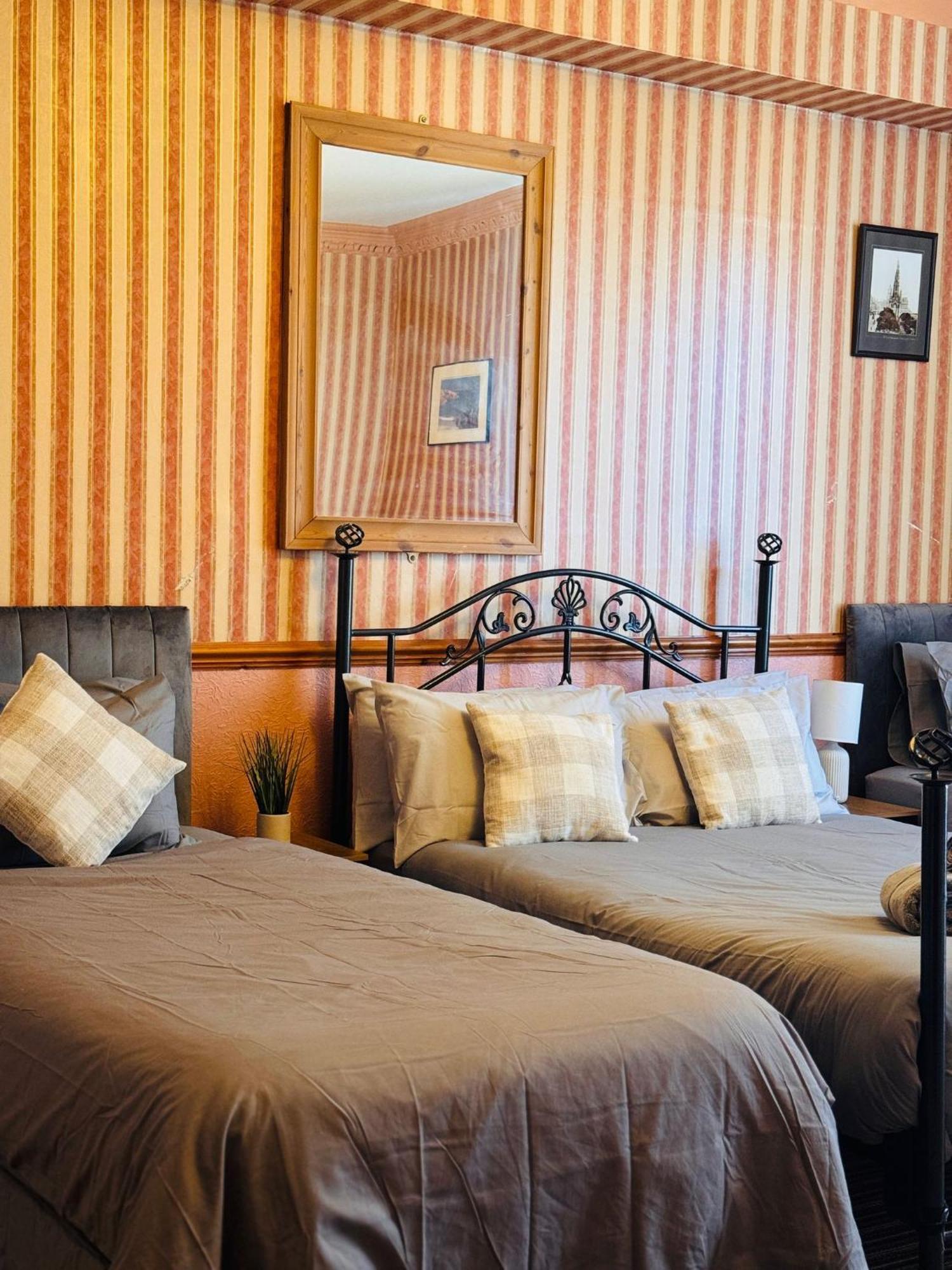 Edinburgh Travel Guest House Екстер'єр фото