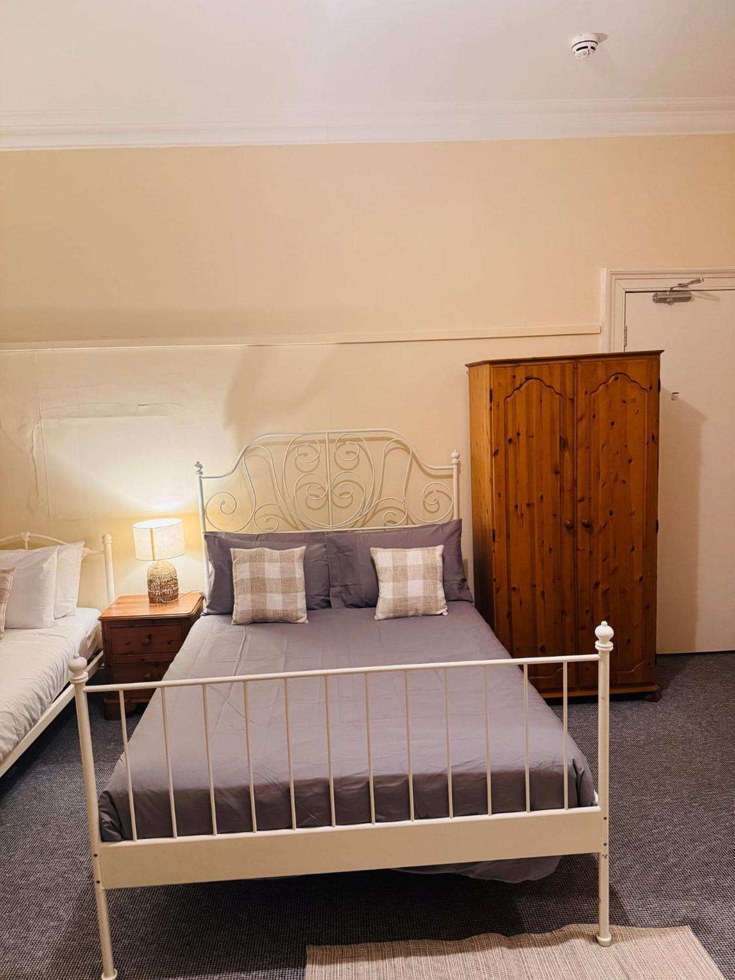 Edinburgh Travel Guest House Екстер'єр фото