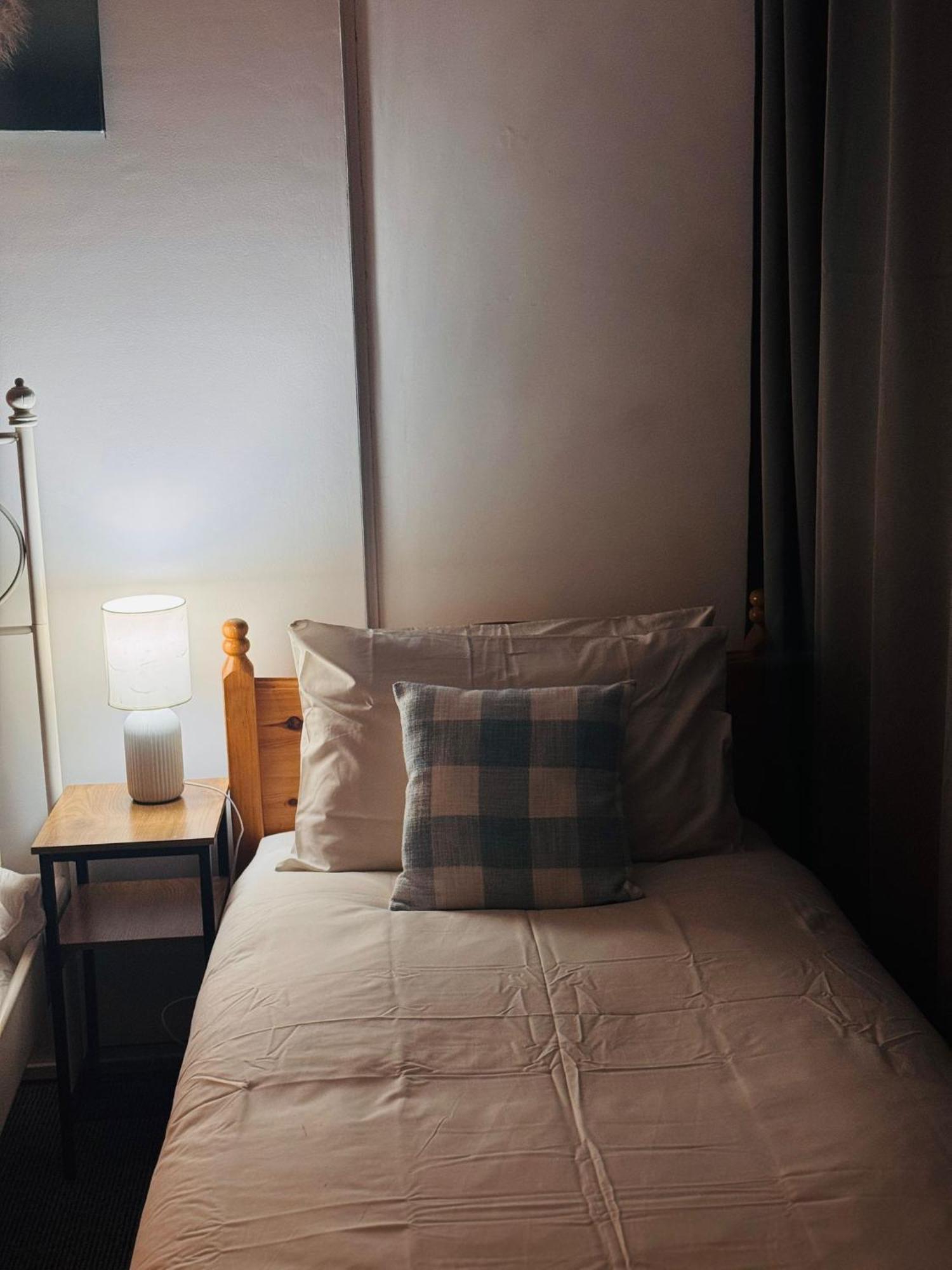 Edinburgh Travel Guest House Екстер'єр фото