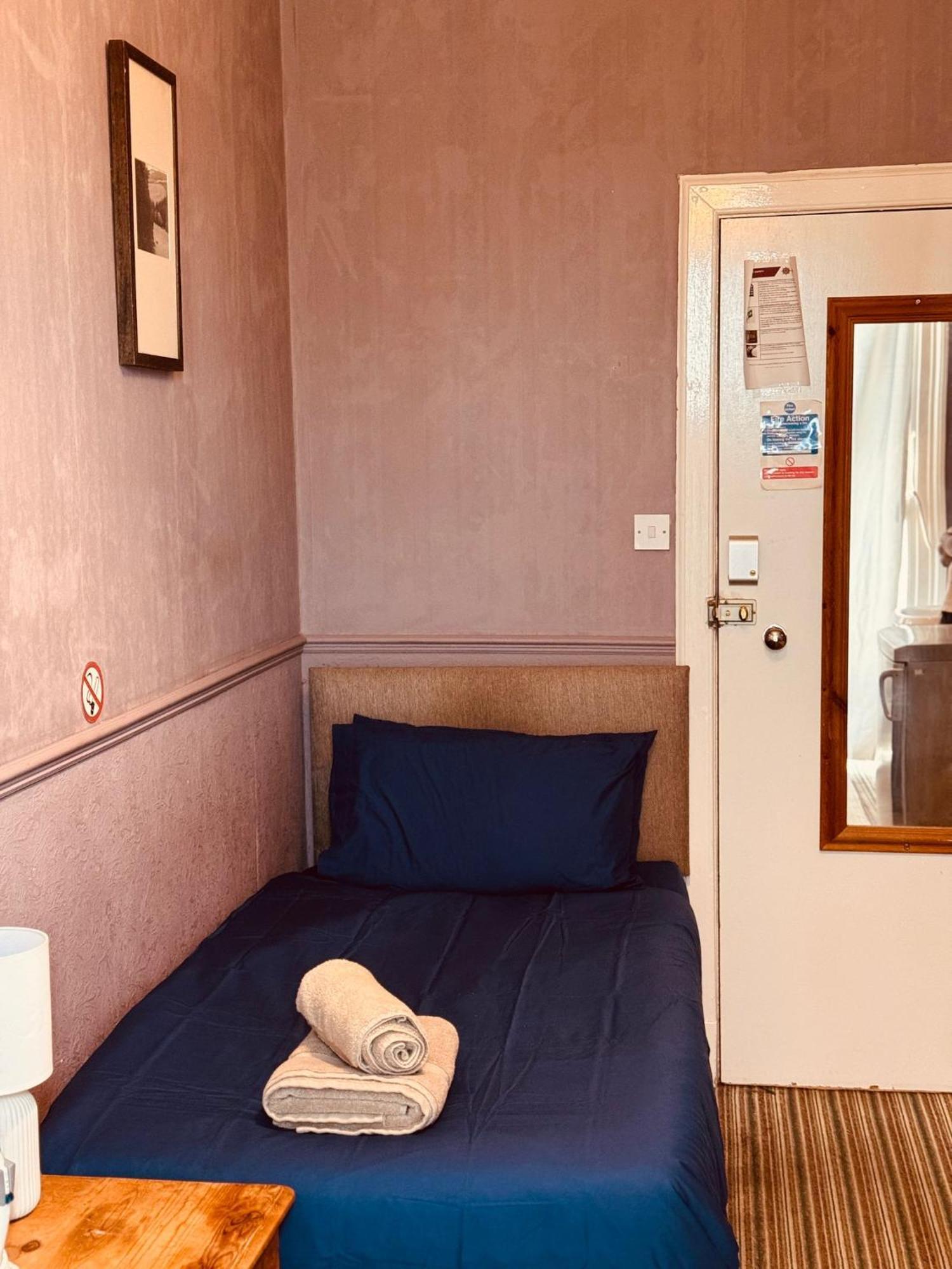 Edinburgh Travel Guest House Екстер'єр фото